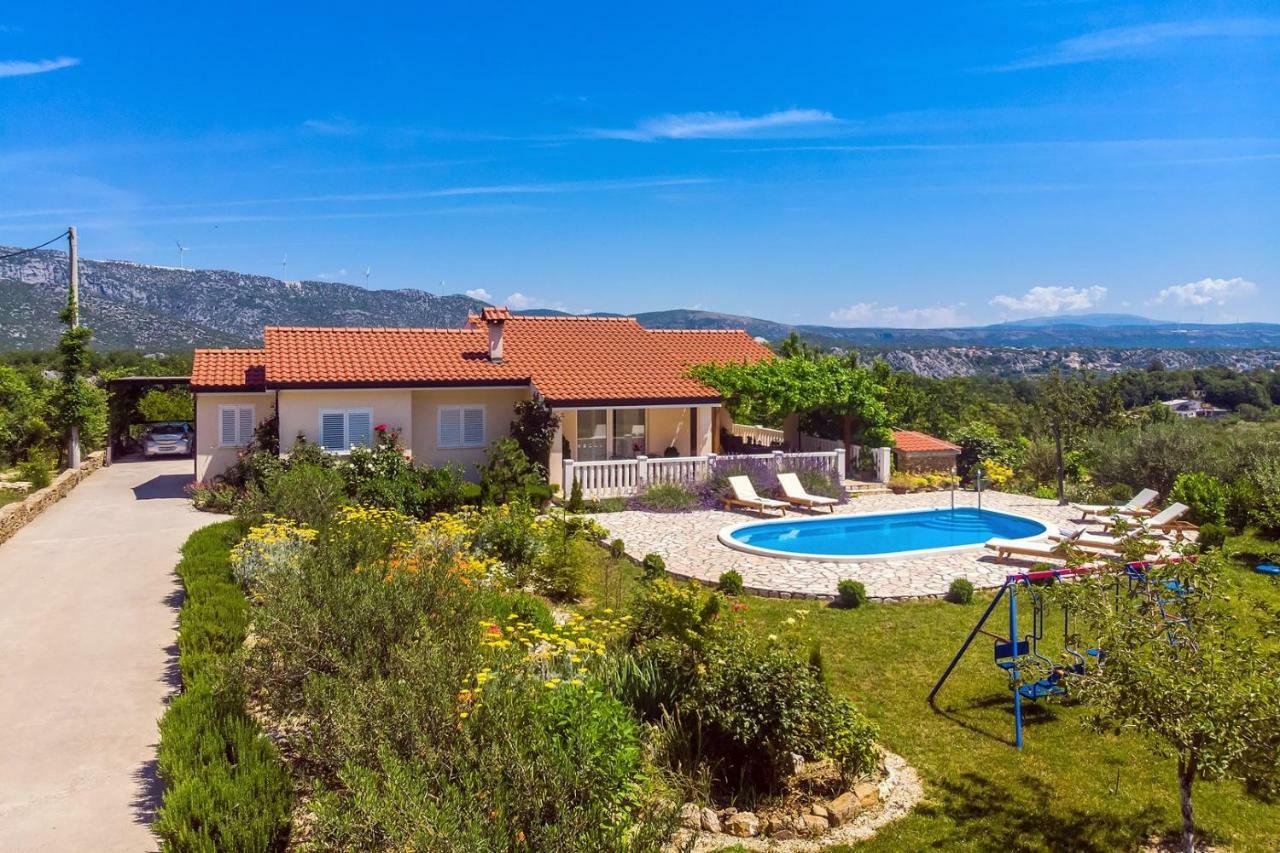 Villa Ana - 3 Bedroom Villa With Private Pool And Unspoiled Natural Environment Kučiće 外观 照片