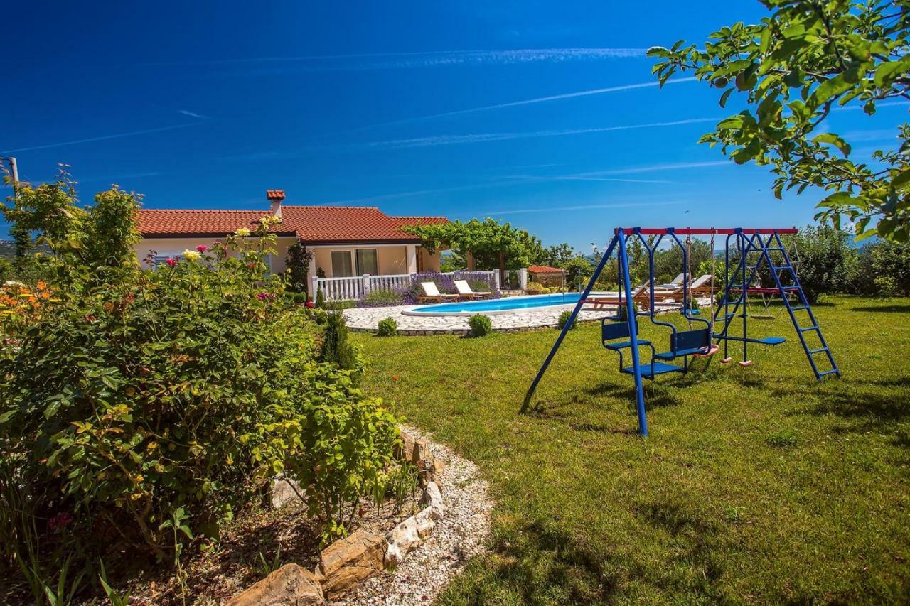 Villa Ana - 3 Bedroom Villa With Private Pool And Unspoiled Natural Environment Kučiće 外观 照片