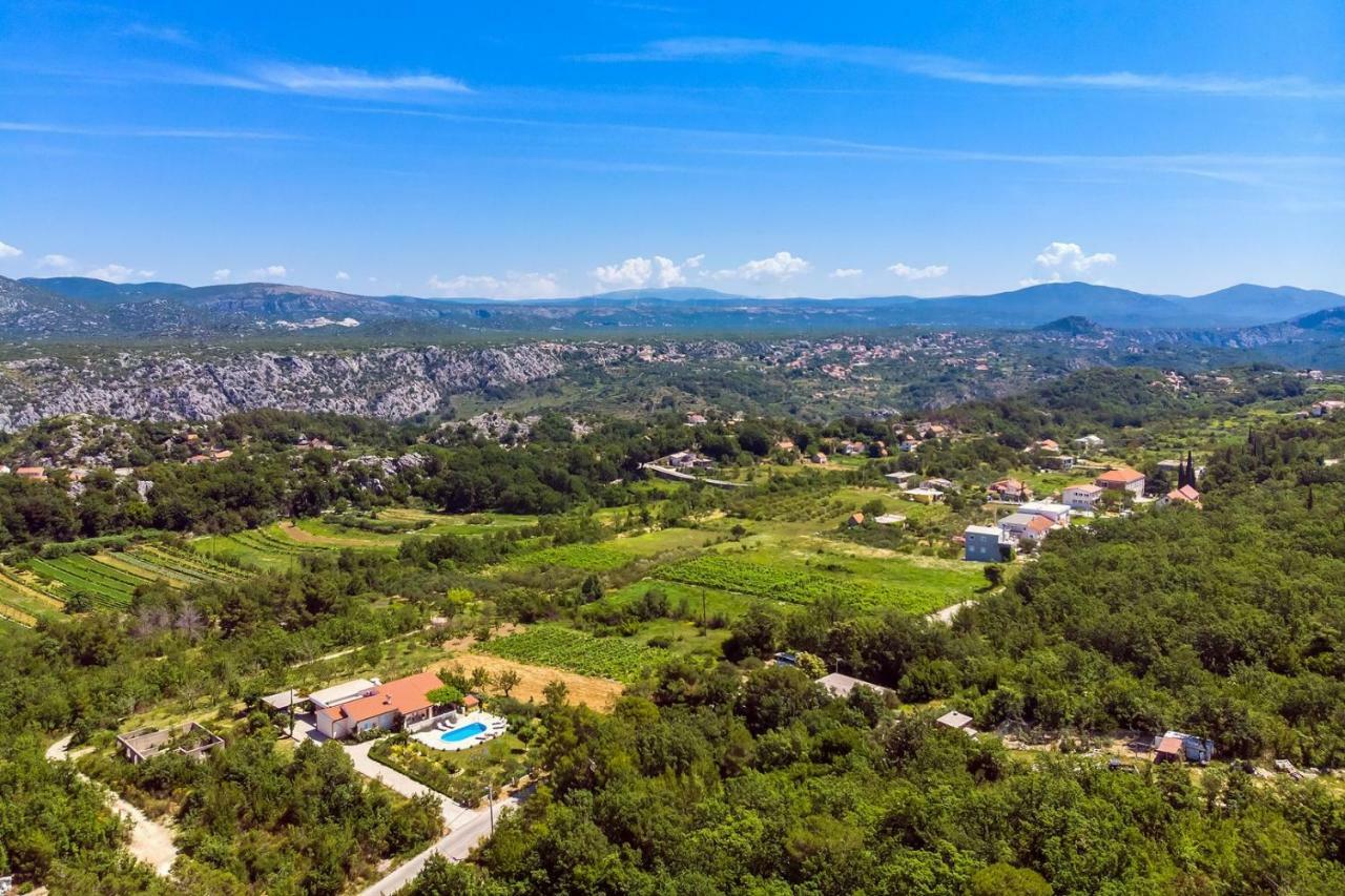 Villa Ana - 3 Bedroom Villa With Private Pool And Unspoiled Natural Environment Kučiće 外观 照片
