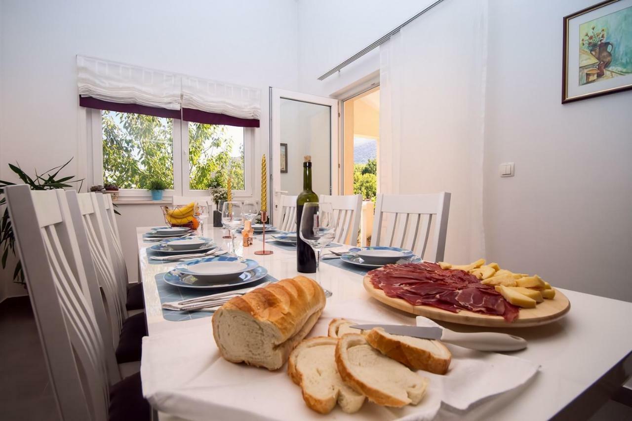 Villa Ana - 3 Bedroom Villa With Private Pool And Unspoiled Natural Environment Kučiće 外观 照片